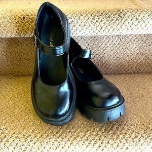 Chunky Black Boots/heels super cute